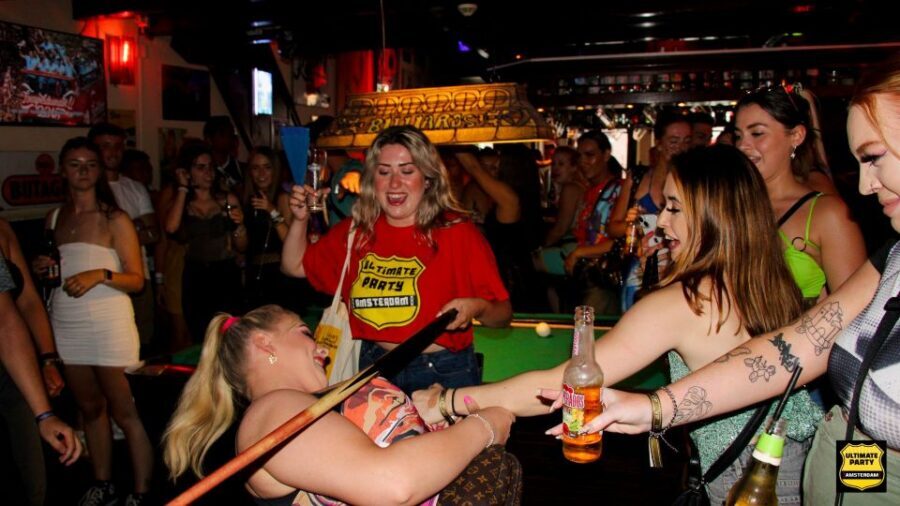 Amsterdam: Red Light District Pub Crawl with Unlimited Shots - The first 30 minutes: unlimited shots and a smart pacing trick