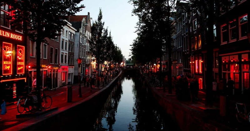 Amsterdam: Red Light District Tour - Cost check: what $33 buys you in Amsterdam