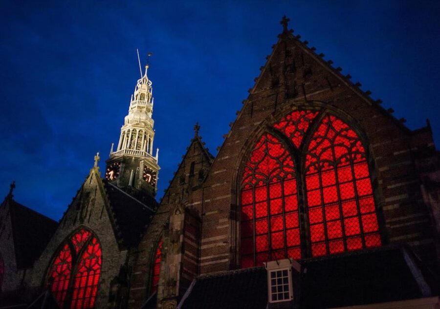 Amsterdam: Red Light Tour Exclusive + Peep Show - Warmoesstraat and the Dancing Houses: photo stops with purpose