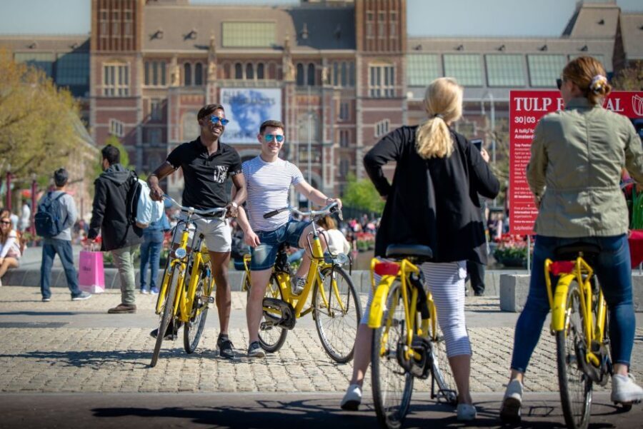 Amsterdam: Relaxed City Highlights Guided Bike Tour - Key things to know before you ride