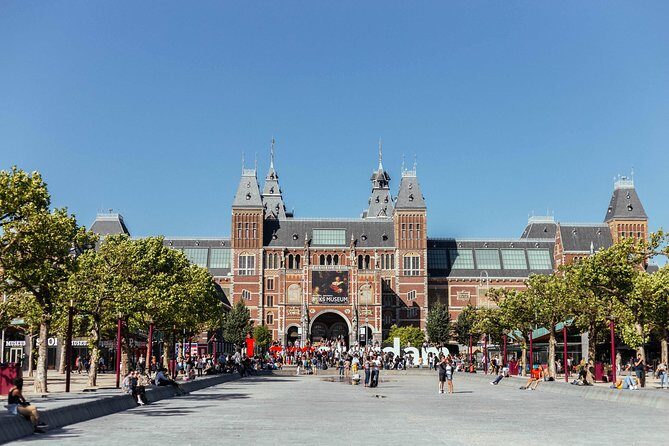 Amsterdam Rijksmuseum PRIVATE TOUR with a Local Private Guide - Meeting at Hobbemastraat 18: the first 10 minutes matter