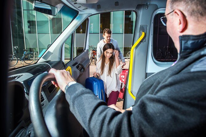 Amsterdam Schiphol Airport (AMS) Departure transfer from Amsterdam City - Luggage and timing: the rules that affect your check-in stress