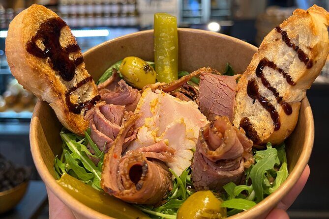 Amsterdam Self-Guided Food Tour in De Pijp Neighbourhood - What you’ll eat in De Pijp: Dutch classics plus international street food