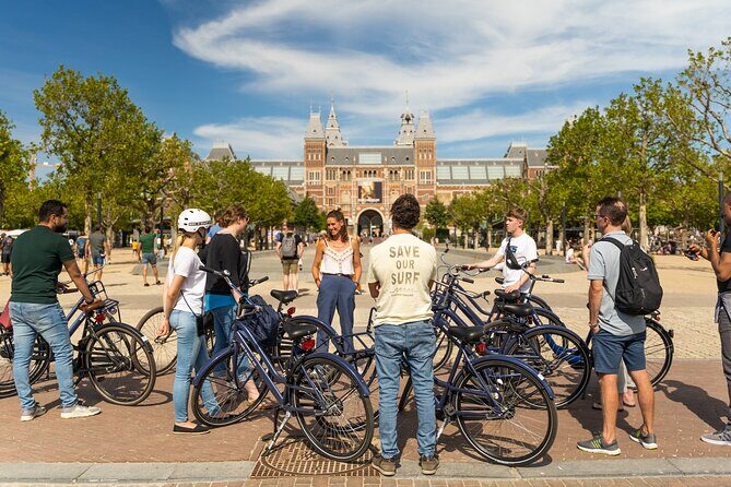 Amsterdam Small-Group Bike Tour With Canal Cruise, Drinks, Cheese - The 1-hour canal cruise with cheese and drinks: what you’ll actually get