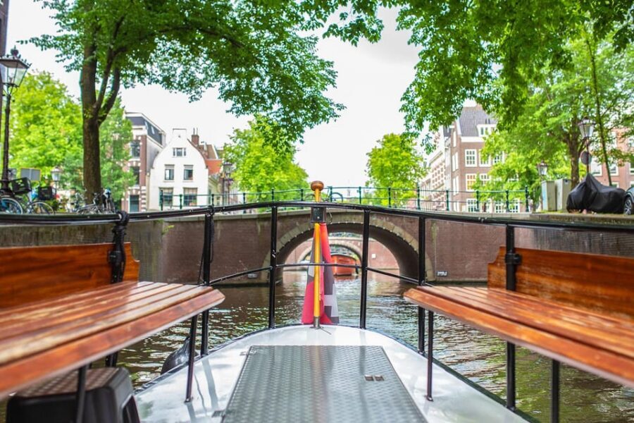 Amsterdam: Small-Group Canal Cruise incl. Drinks and Snacks - Drinks Included: Jenever, Gin & Tonic, Beer, Wine, Cava/Prosecco