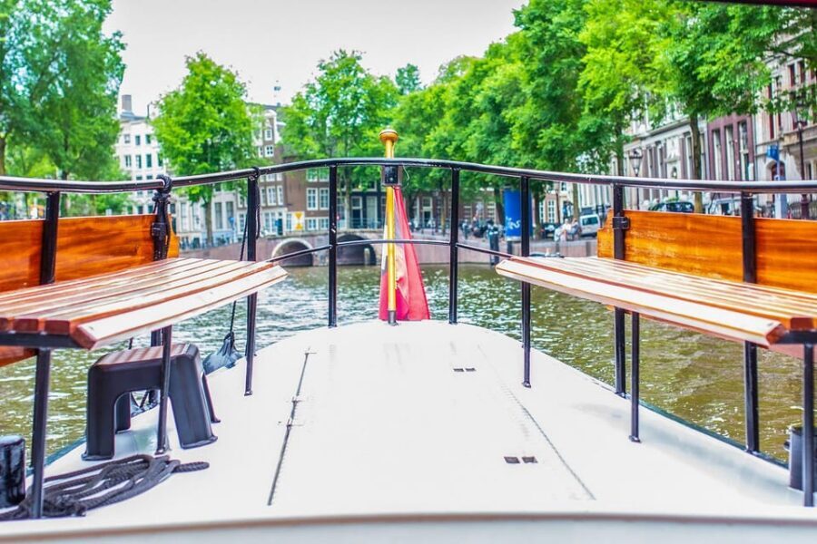 Amsterdam: Small-Group Canal Cruise incl. Drinks and Snacks - Snack Stop on the Water: Dutch Comfort Food You Can Plan Around