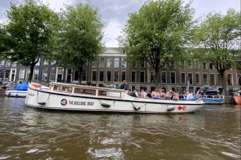 Amsterdam: The Bulldog Boat Smoke and Booze Cruise - How the smoke-and-sips format changes the canal vibe