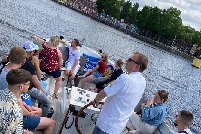 Amsterdam The Bulldog Boat Smoke Friendly Cruise + 2 drinks - Price and value: $36.30 for a focused 1-hour canal view