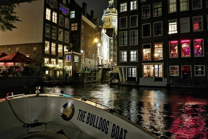 Amsterdam The Bulldog Boat Smoke Friendly Cruise + 2 drinks - The onboard vibe: funny hosts, chill music, and a small-group flow