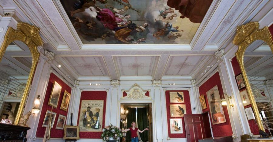 Amsterdam: The Kattenkabinet Cat Museum Entry Ticket - The 17th-century ceiling painting and the building itself