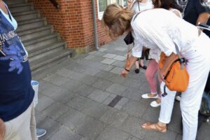 Amsterdam: The Life of Anne Frank Walking Tour - Anne’s pre-hiding life: schools and neighborhoods you can picture