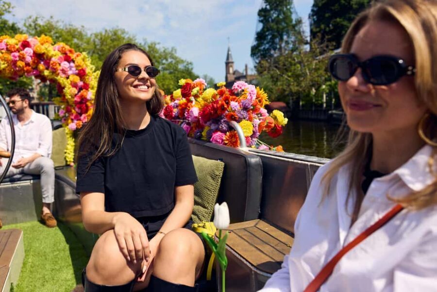 Amsterdam: The Original Flower Boat with Local Guide and Bar - Who this Amsterdam Flower Boat cruise suits best