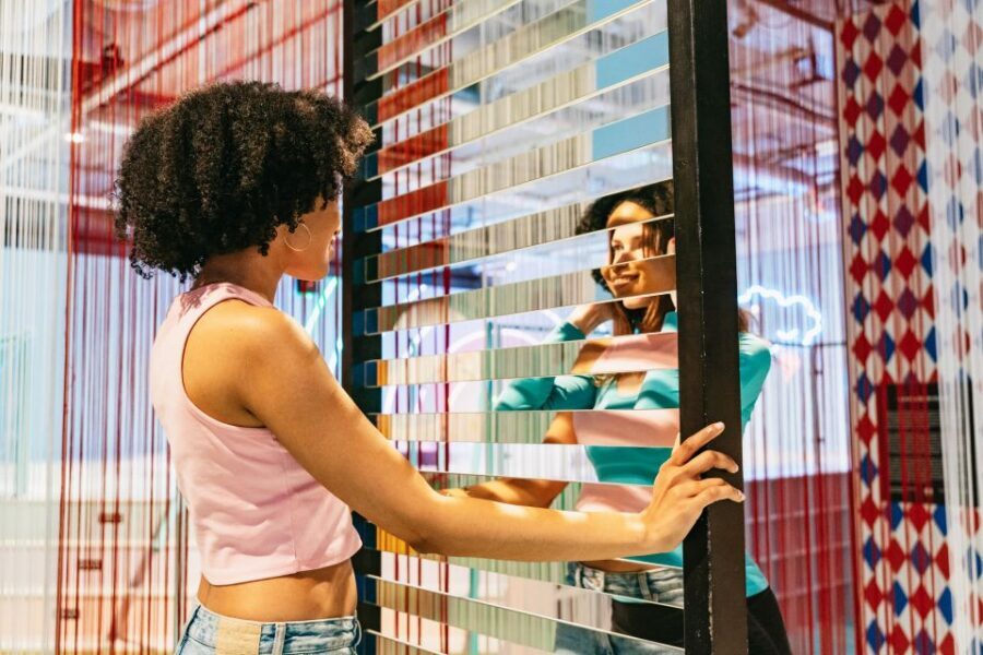 Amsterdam: The Upside Down Museum Entrance Ticket - The ball pit with jacuzzi and voice-activated LED lights