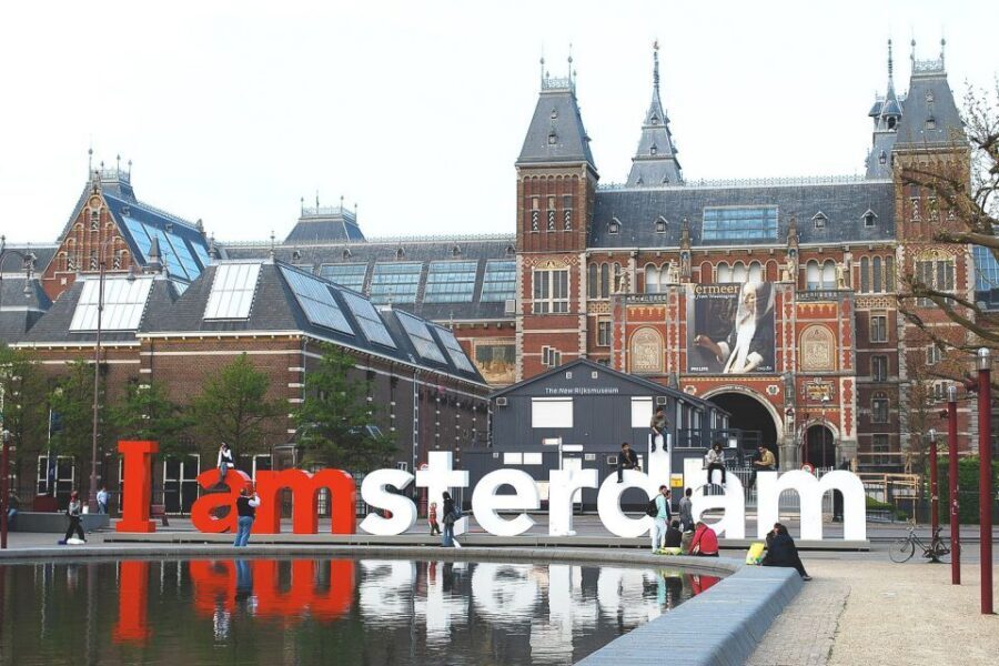 Amsterdam: Van Gogh Museum Masterpieces Tour up to 8 guests - Who should book this tour