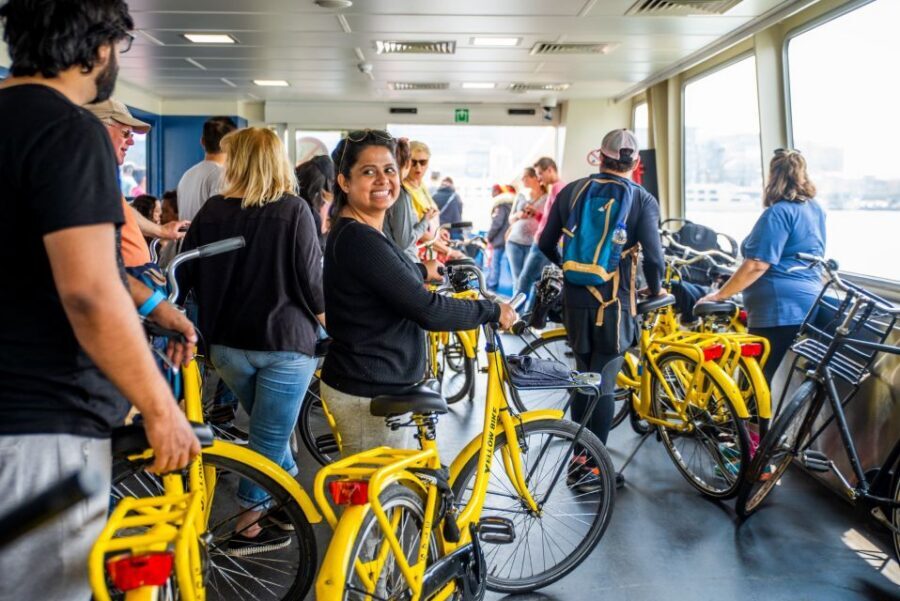 Amsterdam: Waterland District Countryside Villages Bike Tour - From Central Station to Waterland’s villages: a fast switch from city to country