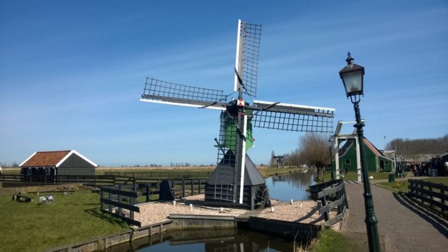 Amsterdam: Zaanse Schans 3-Hour Small Group Tour - The Zaanse Schans village walk: easy photos, guided context