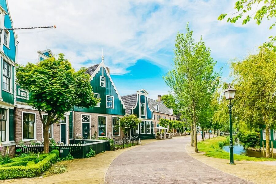 Amsterdam: Zaanse Schans, Edam, Volendam & Marken Bus Tour - Timing and pacing: what to expect when the day is packed