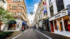 Amsterdam: Zaanse Schans, The Hague & Rotterdam Tour - Zaanse Schans: windmills, wooden houses, and craft demos
