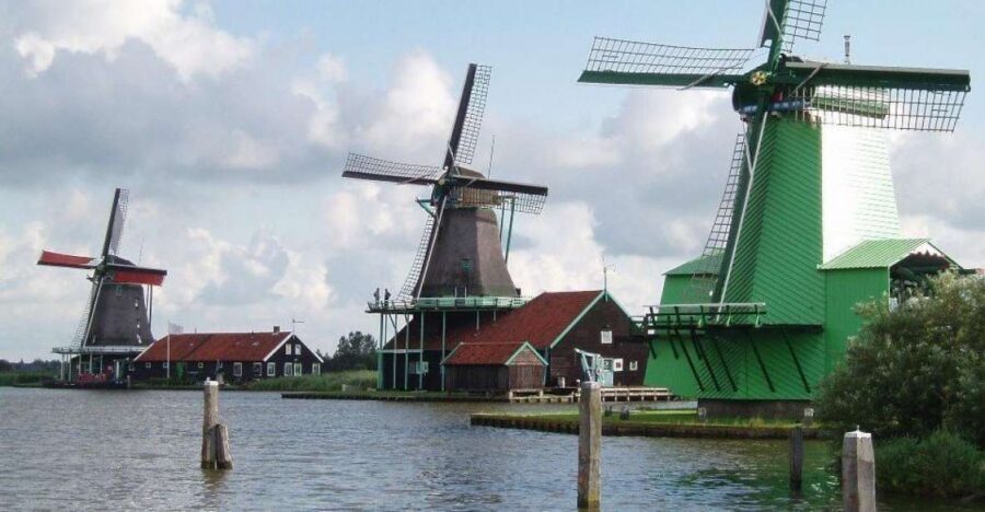 Amsterdam: Zaanse Schans Windmills Bike Tour with Guide - Zaanse Schans on the Zaan River: why this ride feels so Dutch