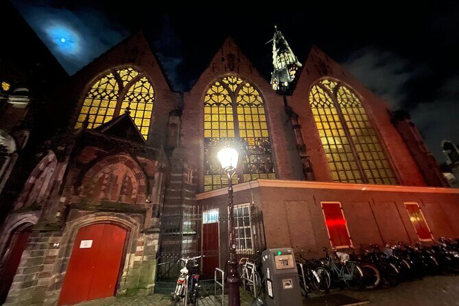 Amsterdam’s Ghostly Experiences Group Tour - Stop by stop: what the guide does with each landmark