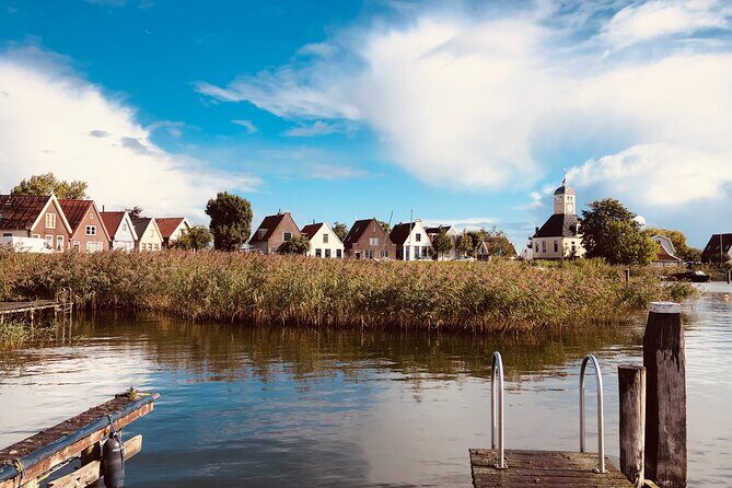 Best of Dutch Countryside: Giethoorn, Windmills, Secret Villages - Almere Farm Stop: Fresh Milk and Productive Cows Photo Time