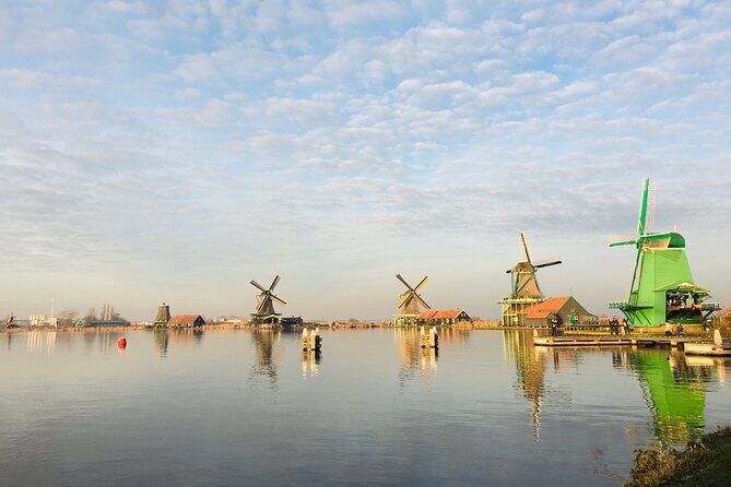 Best of Dutch Countryside: Giethoorn, Windmills, Secret Villages - Food Included: Waffles, Cheese, and Chocolate Worth Planning Around