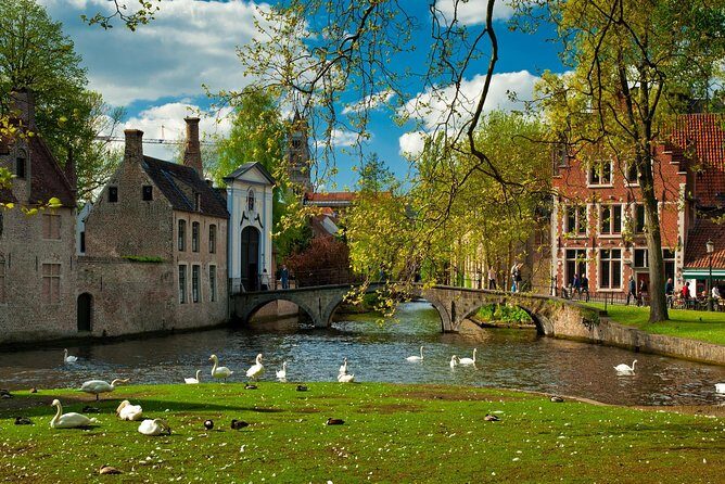 Bruges bus tour from Amsterdam - Stop-by-stop: how the itinerary tells Bruges’ story