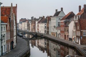Charms of Brussels and Bruges Day Trip from Amsterdam - Brussels Free Time: Food, Chocolate, and a Quick Reality Check