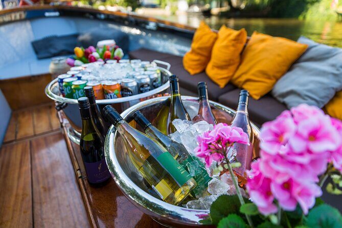 Classic Salonboat Tour in Amsterdam Including Cheese and Wine - Shopping streets, galleries, and the Leidseplein nightlife edge