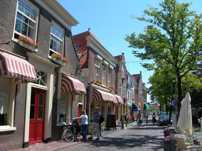Delft: City Center Walking Tour - Language and Comfort: Dutch, English, German, Wheelchairs, and Dogs