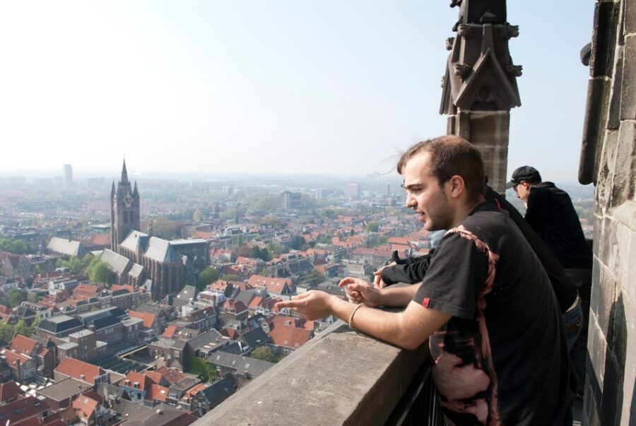 Delft: City Center Walking Tour - Old Church Finale: The Lopsided Tower Explained