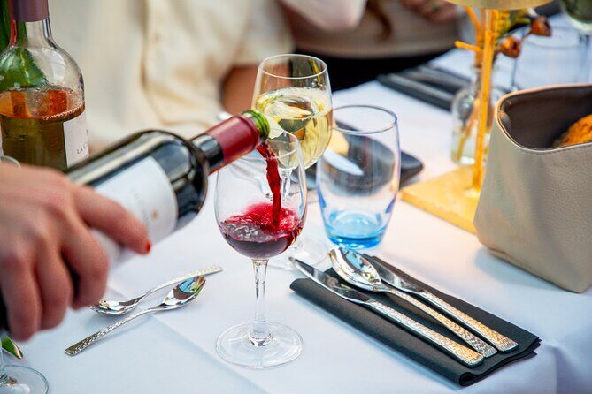 Dinner Canal Cruise Amsterdam: 4-Courses Including Drinks - Captains, crews, and what makes the service feel special
