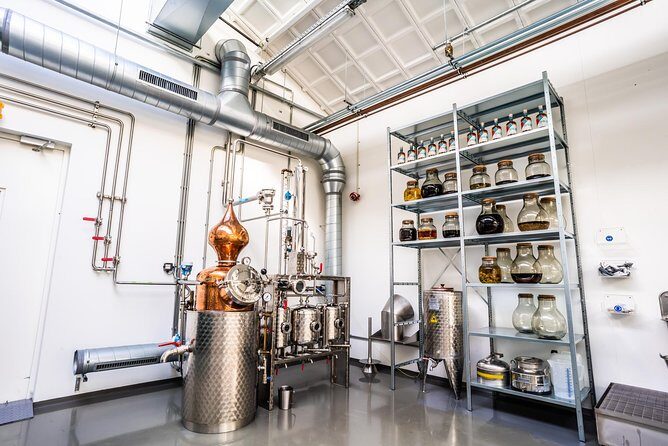 Distillery Tour & Rum Tasting @Spirited Union Rum Co. (Amsterdam) - Botanical rum intro: turning flavors into something you can taste on purpose