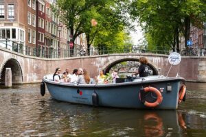 Dutch Pancake City Centre Canal Cruise - Boarding at Leidsekade 101: the simple start and the one-hour rhythm