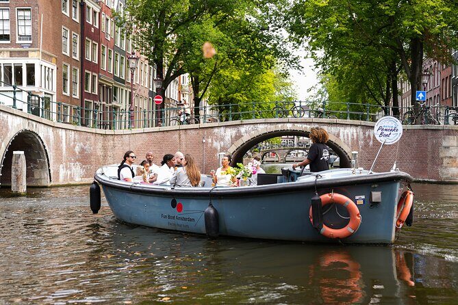 Dutch Pancake City Centre Canal Cruise - Boarding at Leidsekade 101: the simple start and the one-hour rhythm
