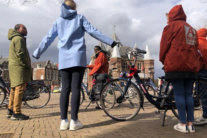 E-Bike Tour, Amsterdam's Highlights and Hidden Gems - Cycling the Museum Zone: Rijksmuseum Underpass and Museum Square Views