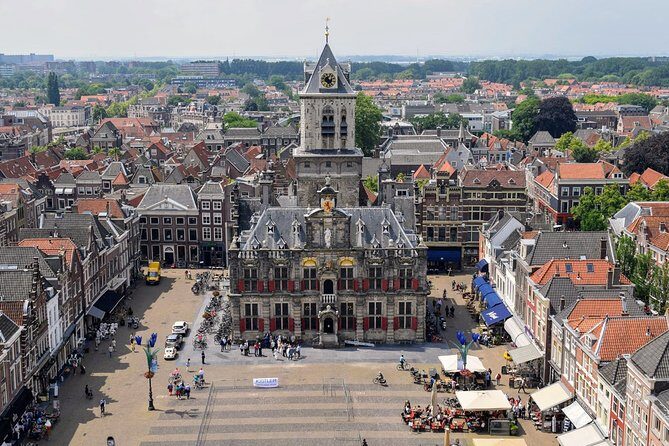 e-Scavenger hunt Delft: Explore the city at your own pace - How the smartphone trail works (and why you can pause)