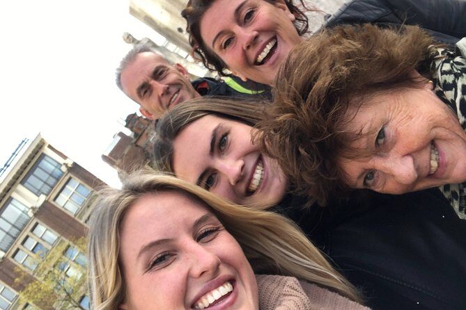 e-Scavenger hunt Delft: Explore the city at your own pace - Scoring, time limits, and keeping your team on track