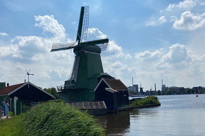 Escape Amsterdam: E-Bike to Zaanse Schans Windmills & Zaandam - Landsmeer and Het Twiske: Polders, Cows, Sheep, and a Break