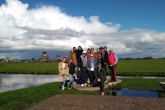 Excursion to the mills of Zaanse Schans - Getting there the easy way: air-conditioned ride and a small-group feel