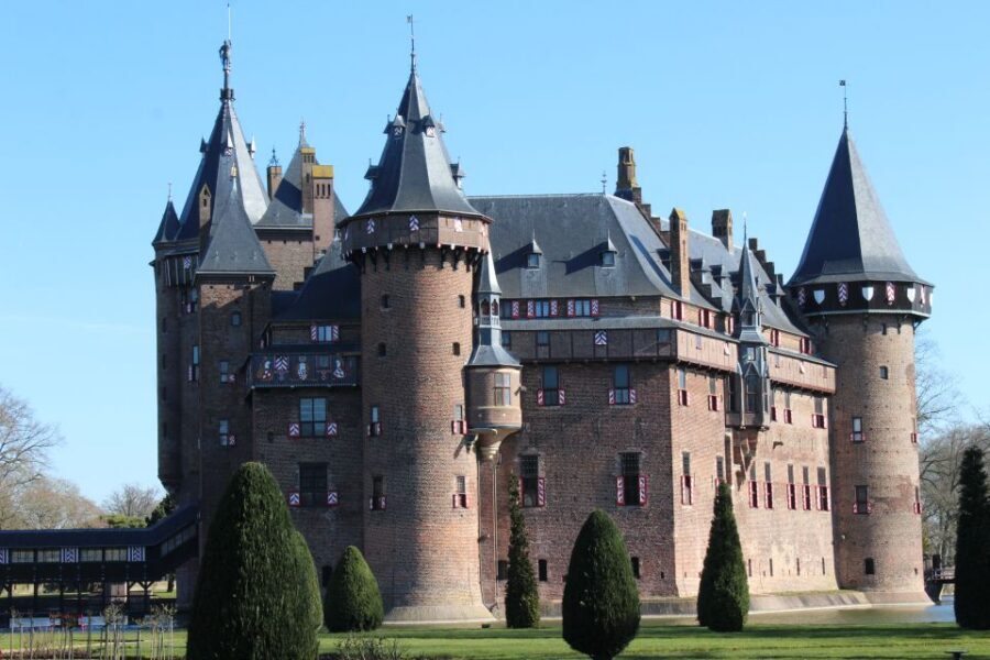 From Amsterdam: Castle De Haar Guided Tour - The ride with your local guide: what you’ll gain before you arrive
