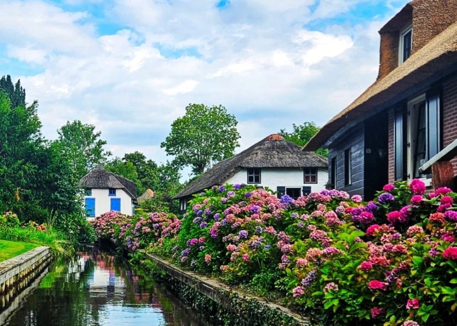 From Amsterdam: Giethoorn & Zaanse Schans Tour w/ Small Boat - Small-group tips that help you enjoy it more