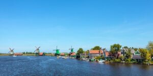 From Amsterdam: Windmills of Zaanse Schans Tour - Getting there from Amsterdam without turning it into a whole day