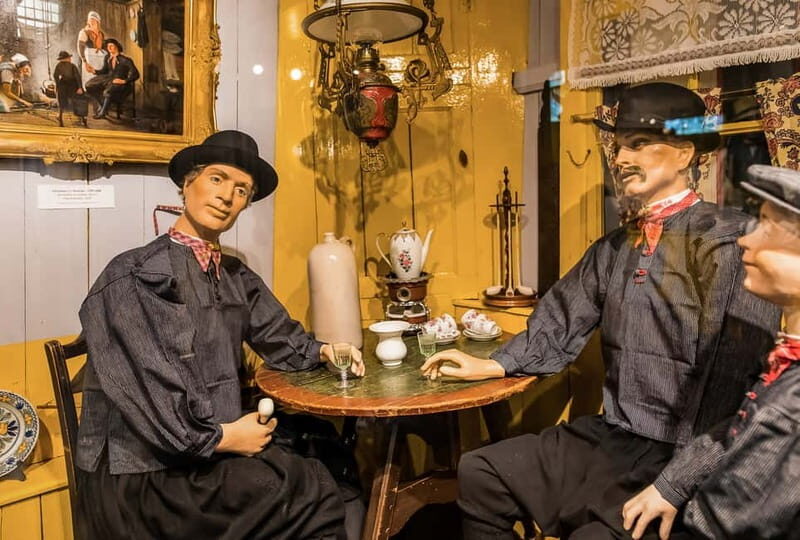 From Amsterdam: Zaanse Schans, Volendam, and Marken Day Trip - Volendam: Fishing Village Vibes, Cheese Wisdom, And Lunch On Your Own