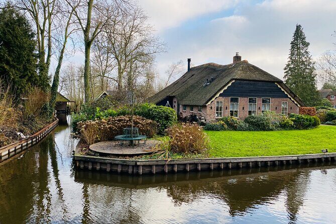 Giethoorn, Afsluitdijk, Zaanse Schans Day Tour Incl Hotel Pick Up - Timing and comfort: what the long day really looks like