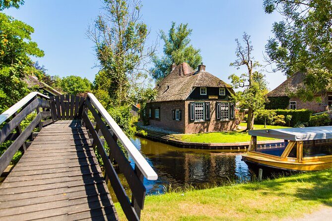 Giethoorn and Afsluitdijk Day Trip from Amsterdam with Boat Trip - The 9-Hour Rhythm from Amsterdam: Transport, Comfort, and Pace