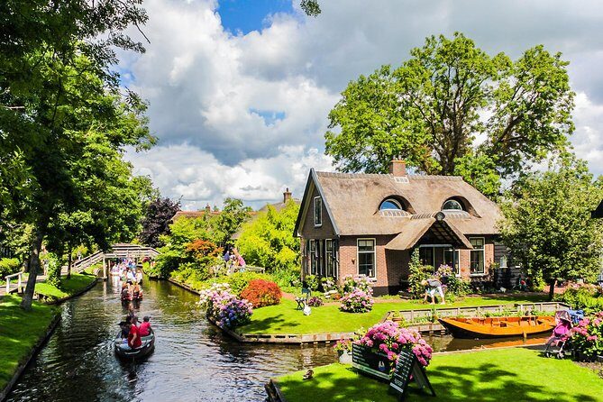 Giethoorn and Afsluitdijk Day Trip from Amsterdam with Boat Trip - Practical Tips That Save Time and Stress