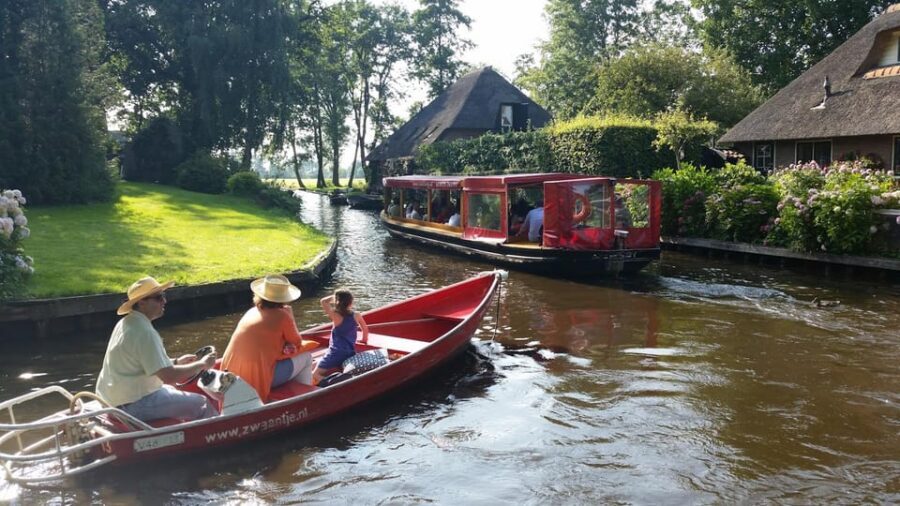 Giethoorn: Canal cruise Giethoorn village and lake - Entering Weerribben-Wieden: Why the Nature Park Segment Is Worth It