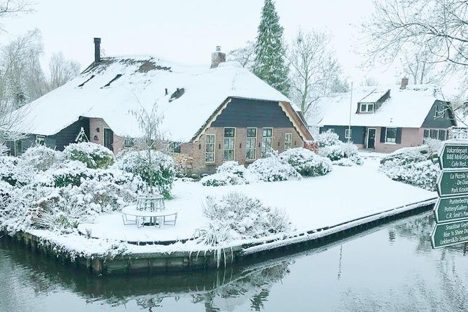 Giethoorn Day Tour from Amsterdam with Small Boat Ride - Lunch and free time: how to plan your stomach and your schedule