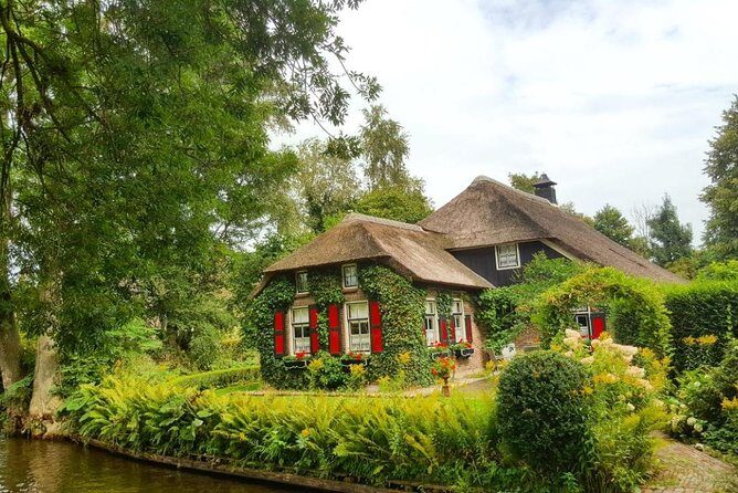 Giethoorn Guided DayTrip from Amsterdam - On The Road With Your Guide: Making The Countryside Part Of The Day